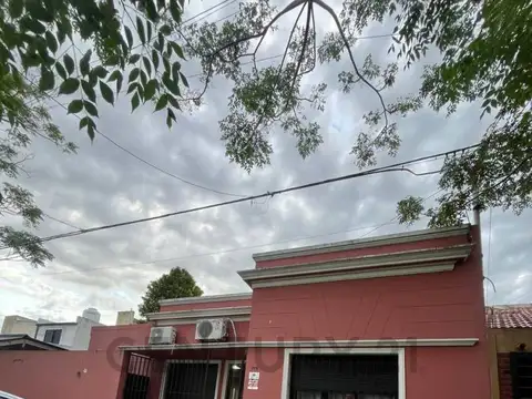 Casa en venta 3 dormitorios en Villa Elvira, La Plata