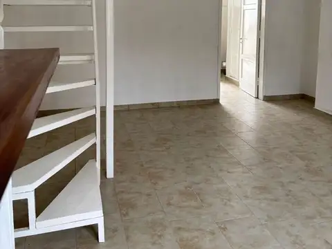 Casa 5 ambientes con 1 baño