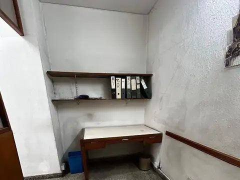 Local 3 x 9 toilette