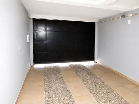 SARRATEA 100, Piso P.B.