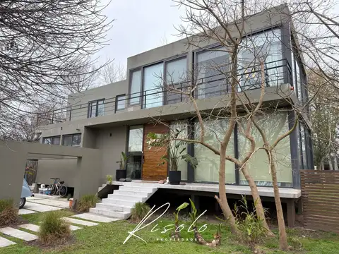 Casa en Alquiler. 5 Dormitorios + Escritorio. Pileta. Barrio Cerrado. Escobar