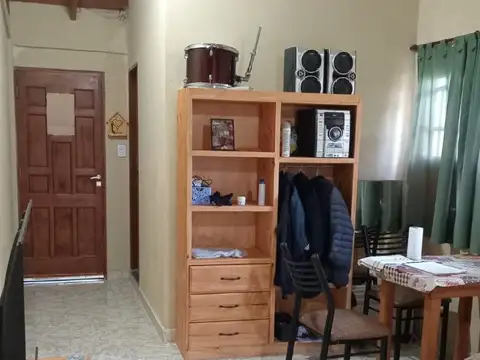 Depto Tipo Casa 5 ambientes con 2 baños