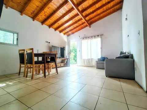 Casa en venta de 7 ambientes en Moreno
