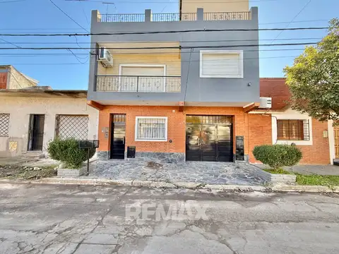 Venta Dpto 3 Amb con Patio y Cochera PB, Zarate