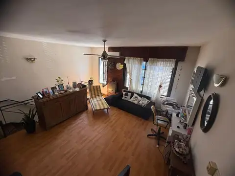 Casa 2 ambientes con 2 baños