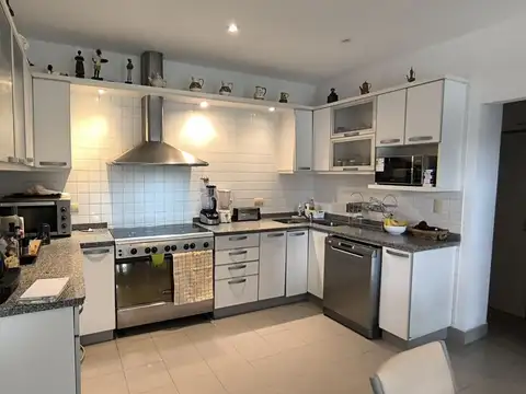 Casa en Venta con 5 cocheras