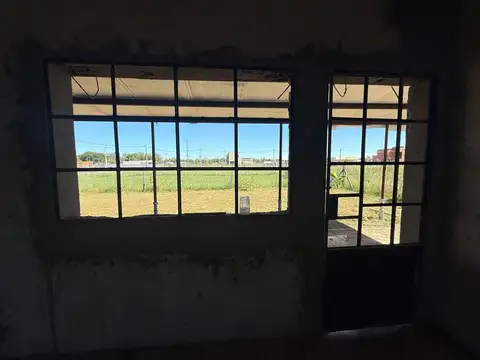 Casa 6 ambientes con 2 baños