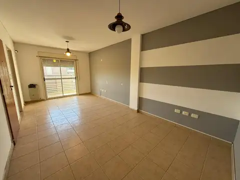 Departamento en Alquiler en Villa Ballester, $ 700.000
