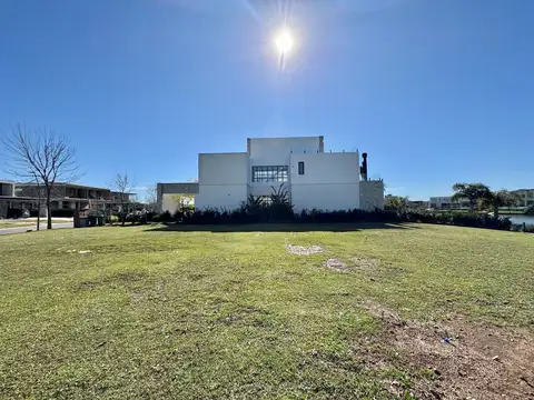 Terreno en Venta de 909,0 m2
