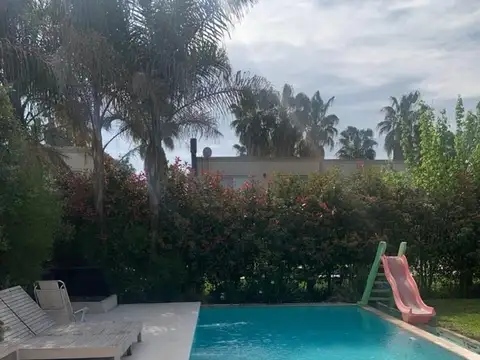 Casa 5 ambientes con 3 baños