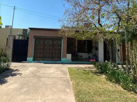 SE VENDE CASA EN RECREO CENTRO