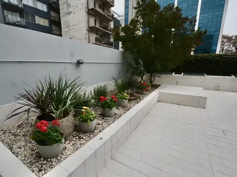 Montañeses 2600, Piso 1