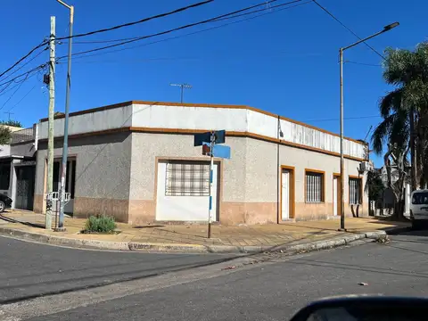 CASA 4 AMBIENTES CON COCHERA Y TERRAZA SAN ANDRÉS