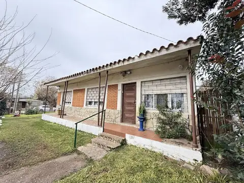 VENTA CASA Y APTO 3 Y 1 DORM LAS PIEDRAS RENTA.