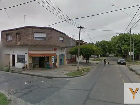 Ezpeleta e/ Helguera y General Heredia
