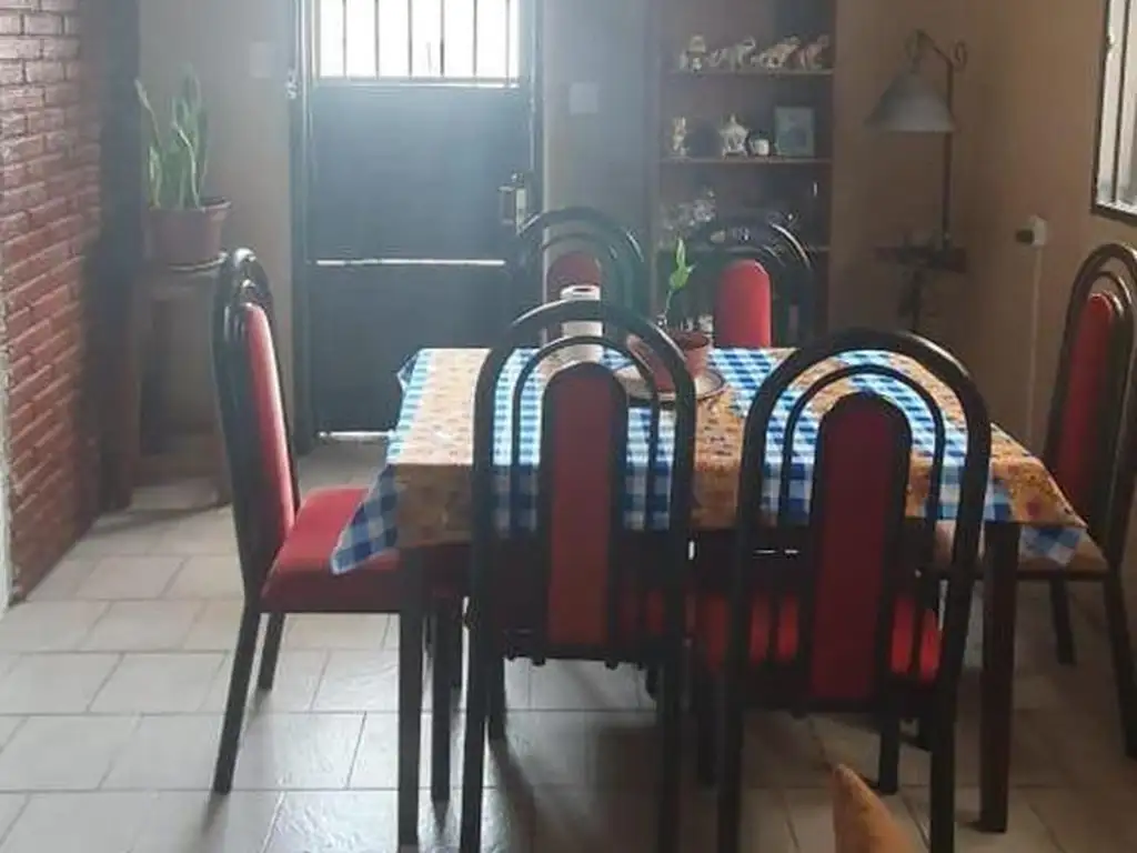 Ezpeleta e/ Helguera y General Heredia