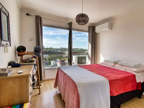 Apartamento en venta c/ cochera compartida en Malvin