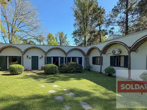 Casa 5 ambientes con 2 baños