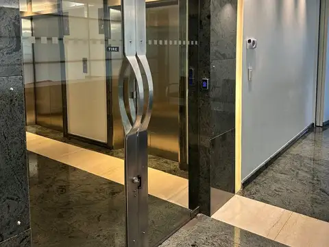 Oficina Monoambiente con 4 baños