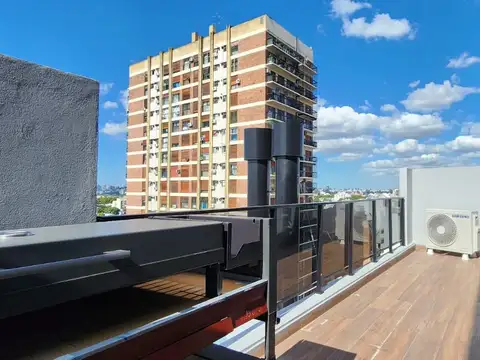 Dos ambientes con espectacular terraza propia  