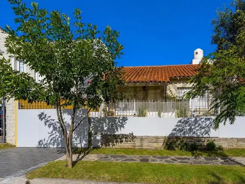 Venta Casa 3 ambientes en Barrio Los Troncos