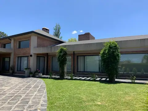 CASA LUMINOSA EN UNA PLANTA CLUB DE CAMPO EL PASO