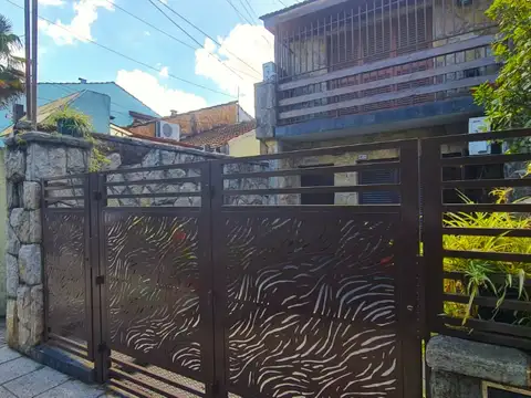 OPORTUNIDAD  HERMOSO CHALET EN RAMOS 2 PLANTAS CON JARDIN/PATIO PARRILLA Y COCHERA - 110M2 -  IMPECABLE - APTO CREDITO