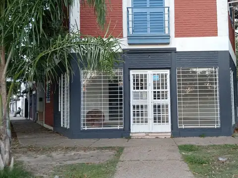ALQUILO LOCAL COMERCIAL EN FRENTE DE LA PLAZA EVA PERON