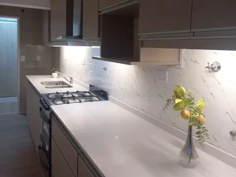 TARIFEÑO INMOBILIARIA VENDE DPTO 2 D- COCHERA AVDA SAN JUAN 100