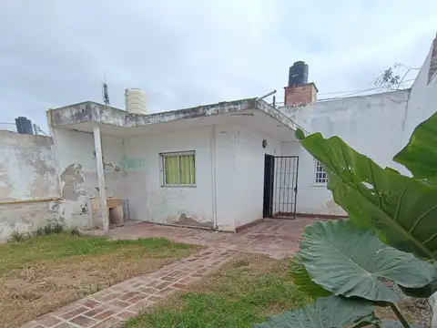 Casa 4 ambientes con 1 baño