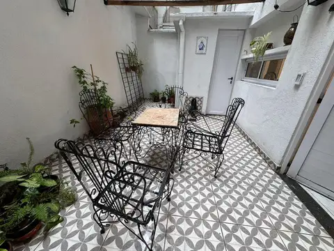 DEPARTAMENTO EN ALQUILER 3 AMBIENTES AMOBLADO CON PATIO EN PALERMO 