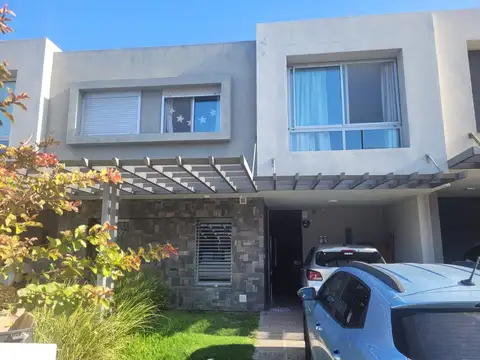 VENTA DUPLEX MANANTIALES 3 DORM.  3 B. MIRADORES 2