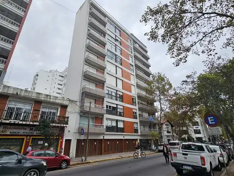 Hipolito Yrigoyen al 2200