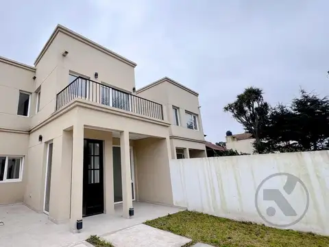 VENTA | CASA A ESTRENAR DE 4 AMBIENTES | CONSTITUCION