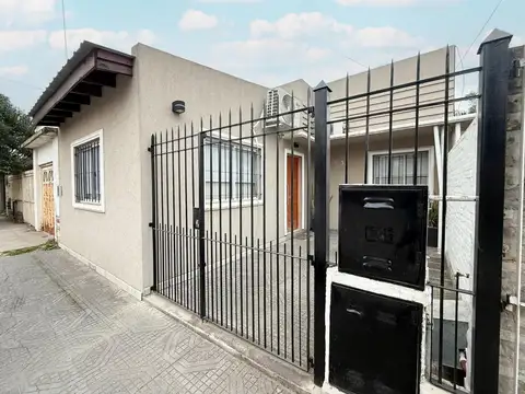 CASA 3 AMBIENTES - PARQUE SAN MARTIN