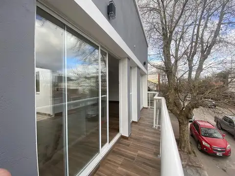 Depto Tipo Casa en Alquiler de 3 ambientes