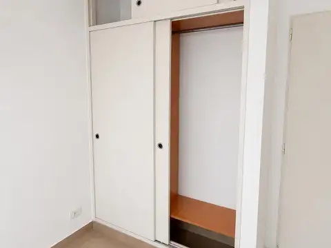 Departamento en Alquiler en Villa Sarmiento, $ 620.000
