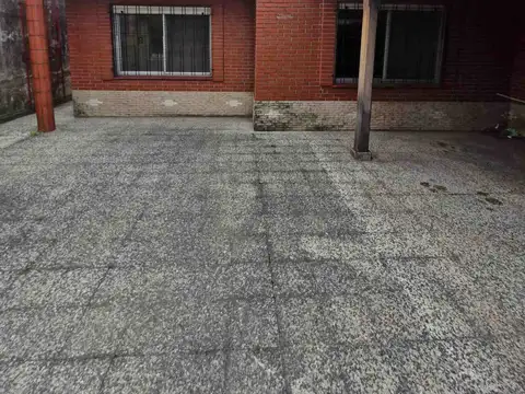Casa en venta 3 ambientes con cochera en Gerli