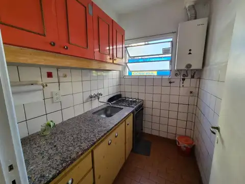 2 ambientes en venta monserrat a metros de la Uade