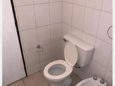EXCELENTE DUPLEX 2AMB EN EXCELENTE ESTADO. ESCUCHA OFERTA.