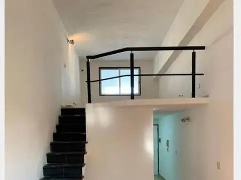 EXCELENTE DUPLEX 2AMB EN EXCELENTE ESTADO. ESCUCHA OFERTA.