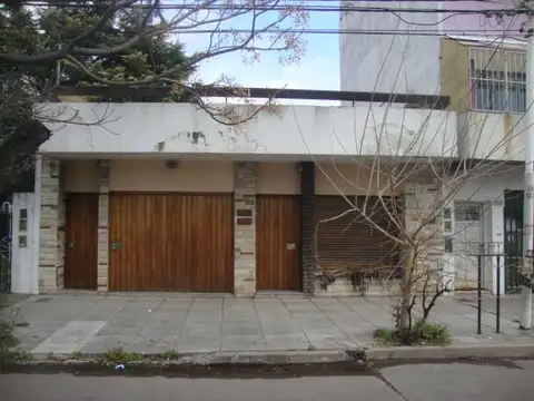 Casa - Venta - Argentina, Tres de Febrero - REBIZZO JOSE DR. 4824