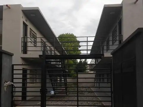 Caseros 100, Piso PB