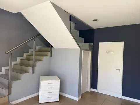 Oficina en Alquiler con 40 cocheras