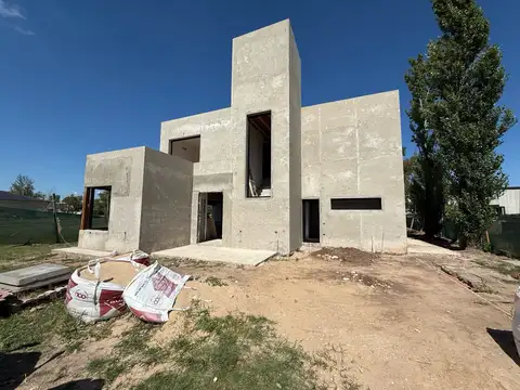 Casa en  venta en La Rinconada barrio cerrado - en construcción - permuta