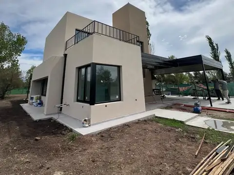 Casa en  venta en La Rinconada barrio cerrado - en construcción - permuta