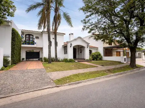 ¡Venta! Hermosa Casa Colonial en Calle Figueroa y Mendoza - Urca