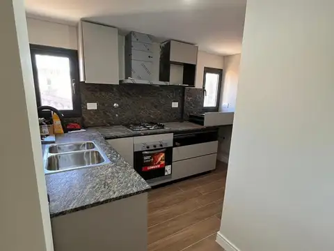 Departamento 4 ambientes con 2 baños