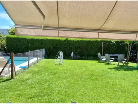 Casa en Alquiler con 3 cocheras