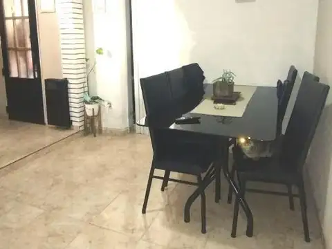 Depto Tipo Casa 2 ambientes con 1 baño